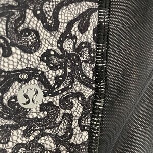 Lululemon Wunder Under Crop Leggings - Baroque Print - Size 4